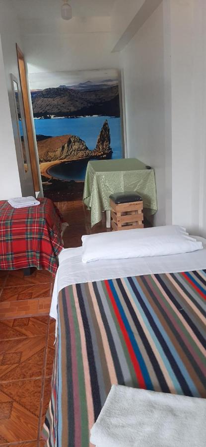 Hostal Miconia Puerto Ayora  Exterior photo