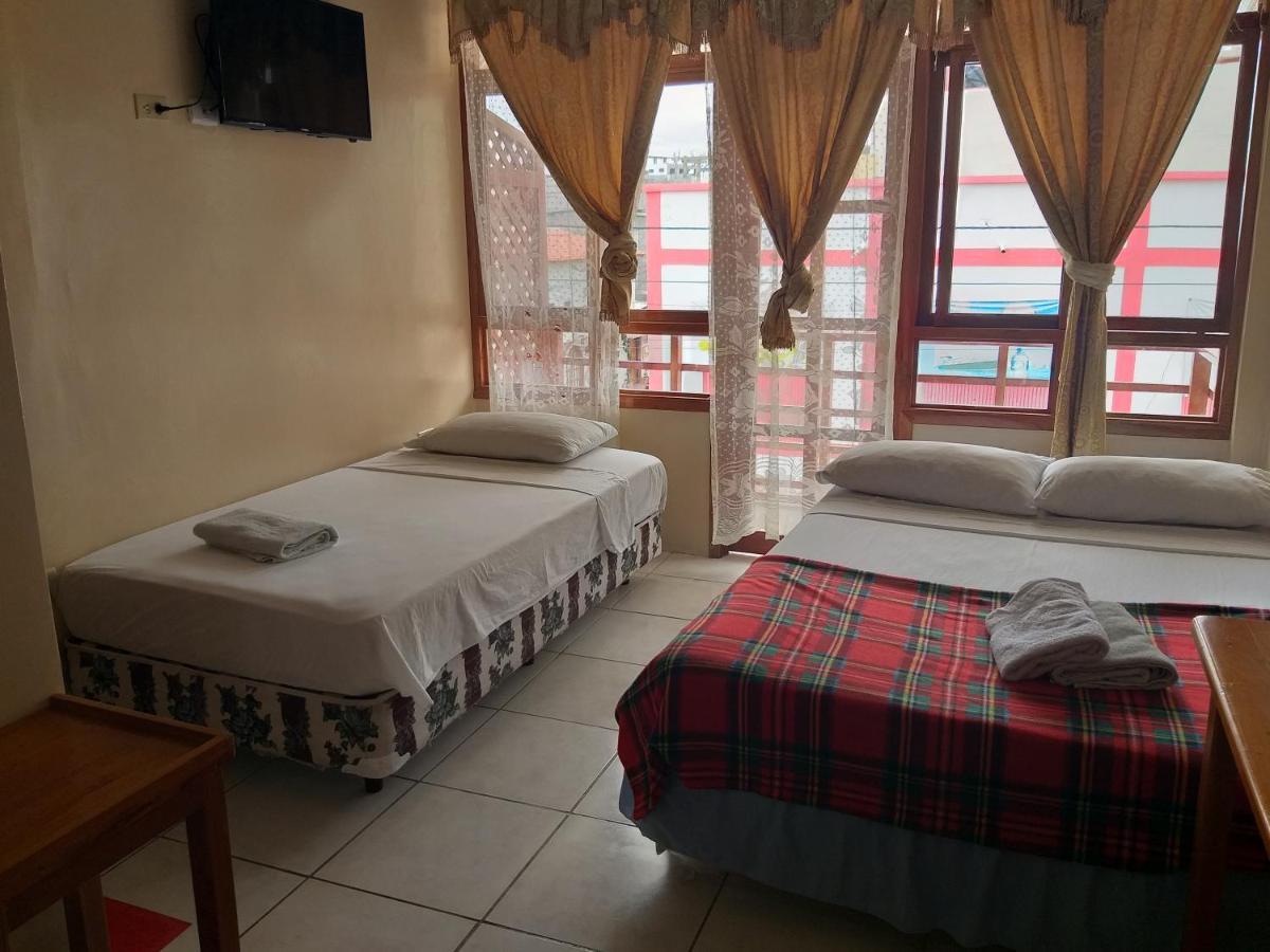 Hostal Miconia Puerto Ayora  Exterior photo