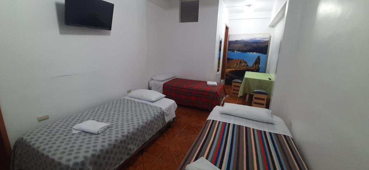 Hostal Miconia Puerto Ayora  Exterior photo